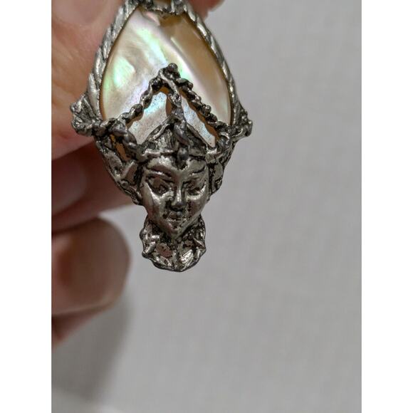 Selro Selini Silver Tone Face Mask Mother Of Pearl Unique Costume Brooch Pin - Picture 3 of 7